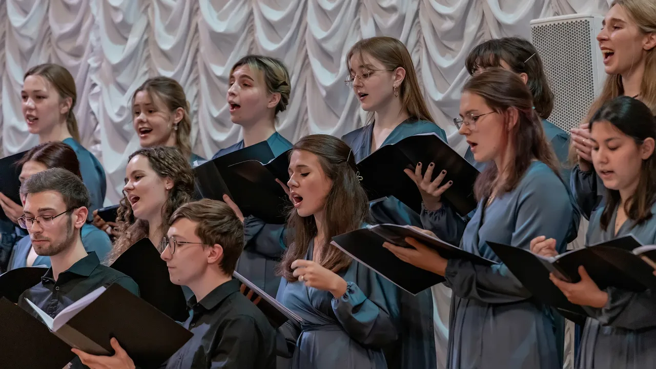 Афиша: Хор «Полигимния». Город влюблённых людей в Санкт-Петербурге 26 мая 2026