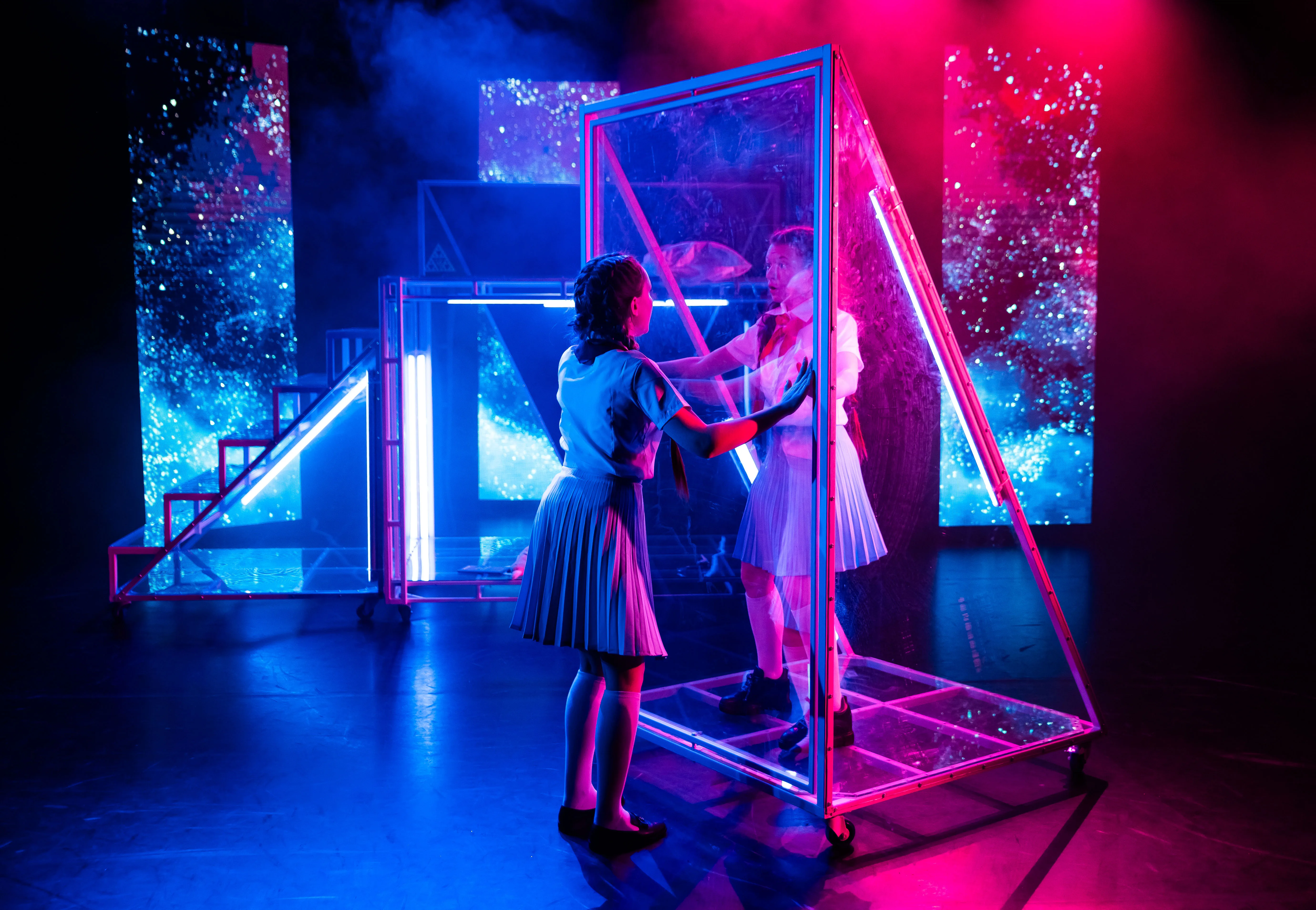 Афиша: Королевство кривых зеркал в Екатеринбурге 31 мая 2026