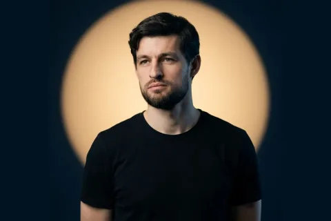 Афиша: Кризис среднего возраста. Как найти новые точки опоры? в Санкт-Петербурге 2 мая 2026