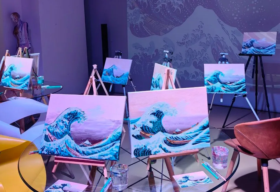 Афиша: Мастер-класс по живописи «Большая волна» в Москве 17 мая 2026