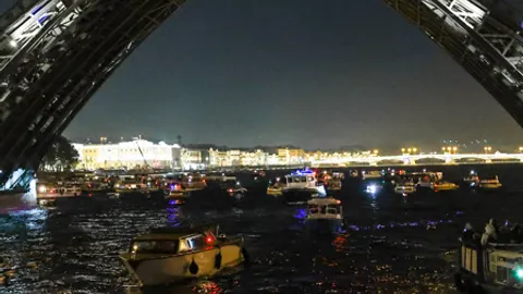 Афиша: Мосты повисли над Невой в Санкт-Петербурге 24 мая 2026