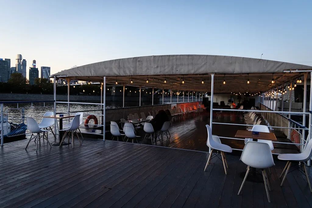 Афиша: Музыкальное лото на теплоходе в Санкт-Петербурге 2 мая 2026