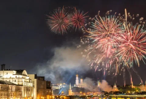 Афиша: Музыкальный круиз с просмотром салюта в Санкт-Петербурге 9 мая 2026