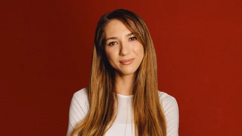 Афиша: Надя Джабраилова в Красноярске 15 мая 2026