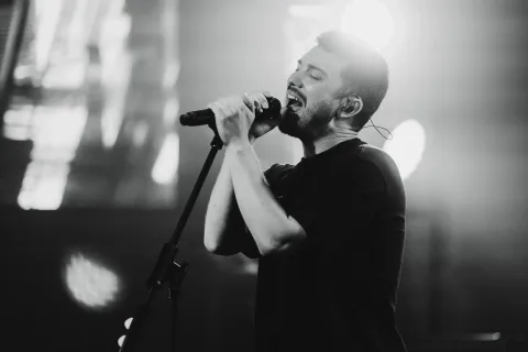 Афиша: Нэил Шери в Санкт-Петербурге 14 мая 2026