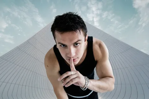 Афиша: NЮ. Юрий Николаенко в Саратове 23 мая 2026