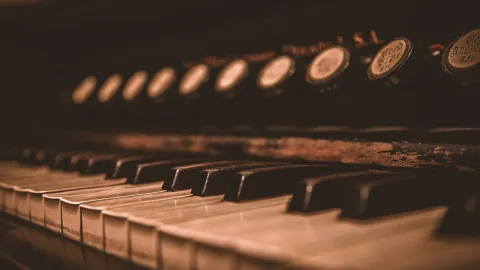 Афиша: Орган и гобой при свечах. Роскошь барокко и музыкальные мистификации в Санкт-Петербурге 6 мая 2026