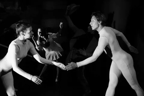 Афиша: Парад Эрика Сати в Санкт-Петербурге 17 мая 2026