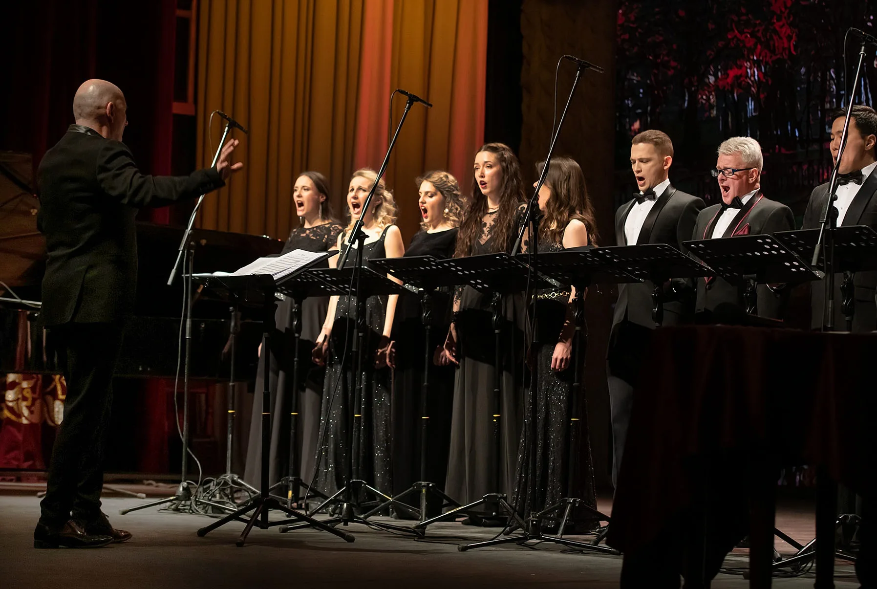 Афиша: Песни военных лет в Новосибирске 6 мая 2026