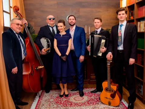 Афиша: Ретро-группа «Мамина пластинка» в Москве 24 мая 2026