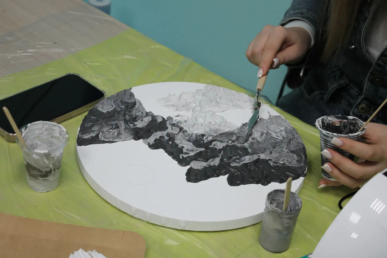 Афиша: Романтическое свидание. Горы. Создание текстурных картин в Челябинске 7 мая 2026