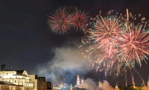 Афиша: Салют в честь Дня Победы 9 мая! в Санкт-Петербурге 9 мая 2026