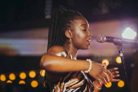 Афиша: Somewhere Music Session. Трибьют культовым вокалисткам в Москве 22 мая 2026