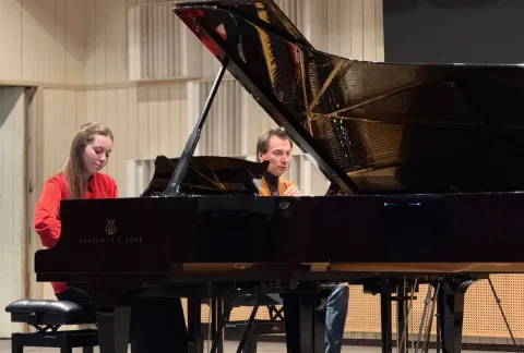 Афиша: Стихи и песни военных лет в Санкт-Петербурге 5 мая 2026