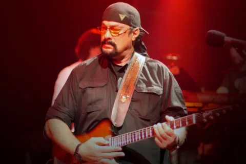 Афиша: Стивен Сигал в Москве 28 мая 2026