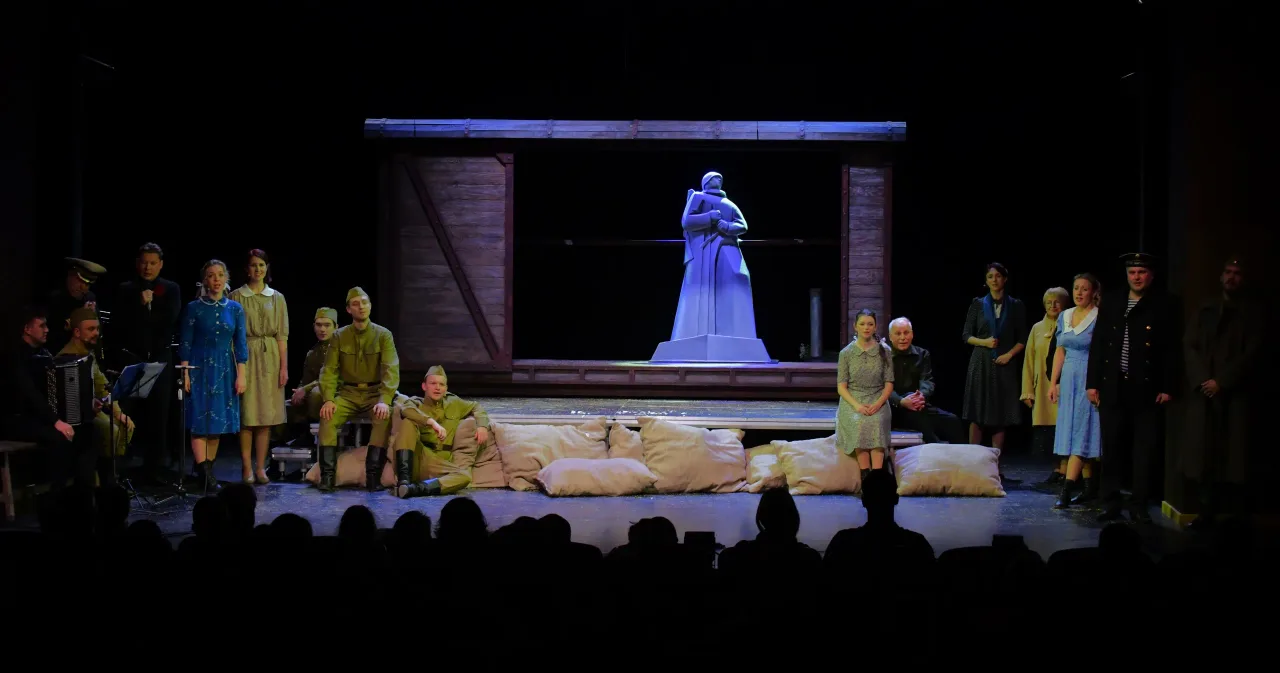 Афиша: Стоит над горою Алёша в Мурманске 8 мая 2026