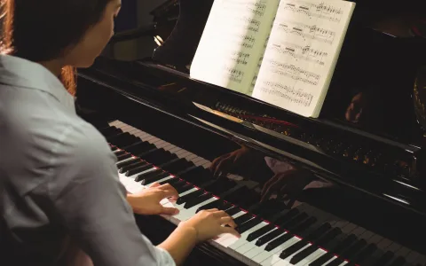 Афиша: Цикл «Музыкальные четверги с Московской консерваторией». Рахманинов. Этюды-картины в Москве 28 мая 2026