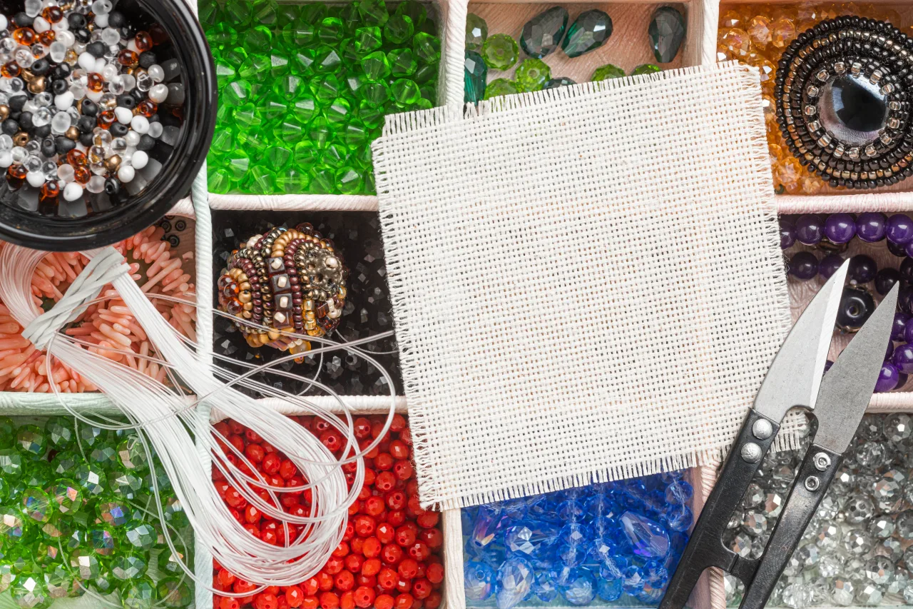 Афиша: Цветы из проволоки в Альметьевске 10 мая 2026