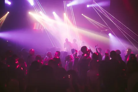 Афиша: В гостях у бабушки с DJ Babtoma в Екатеринбурге 16 мая 2026
