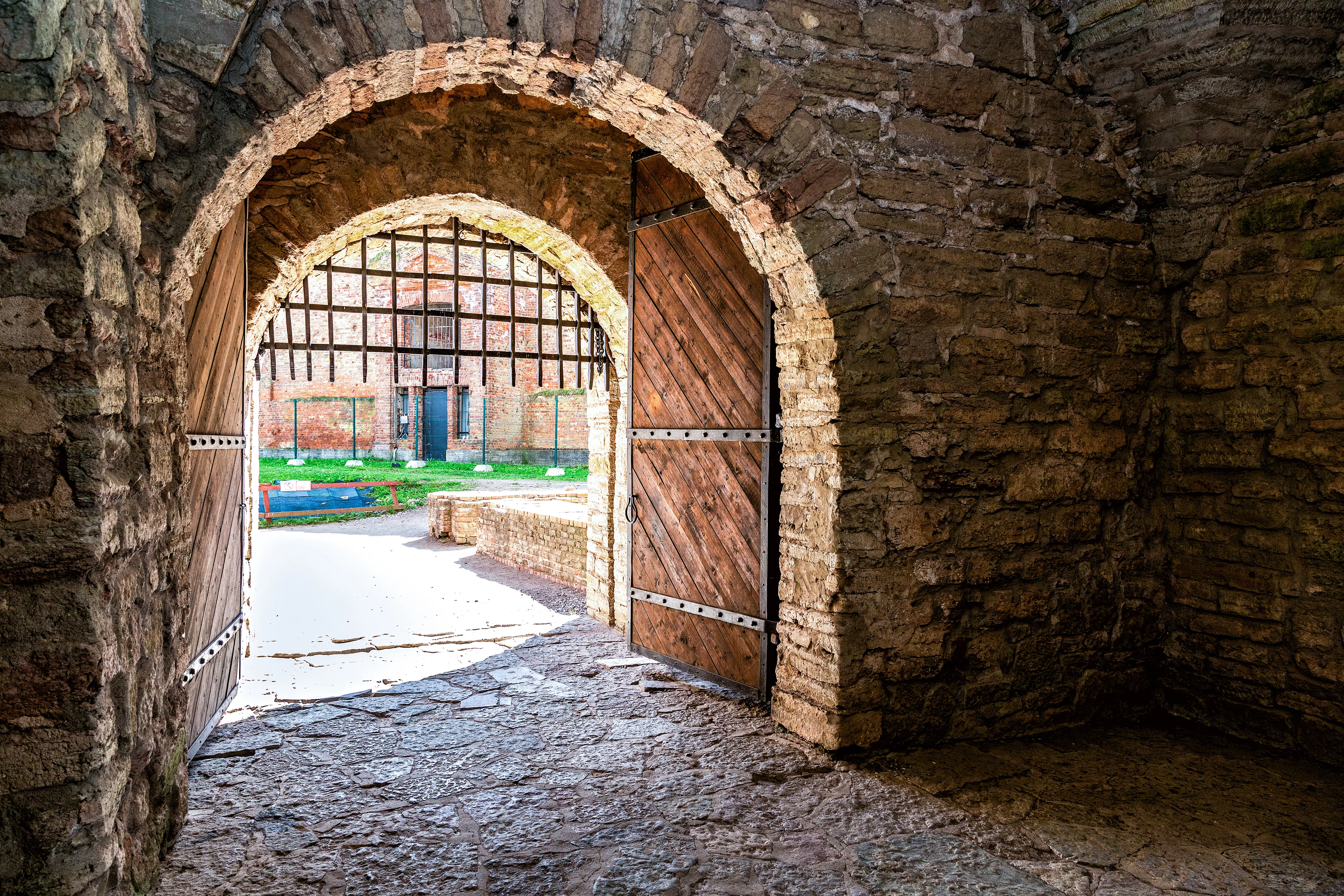 Афиша: В крепость Орешек на «Метеоре» по выходным от Зимней канавки в Санкт-Петербурге 1 мая 2026