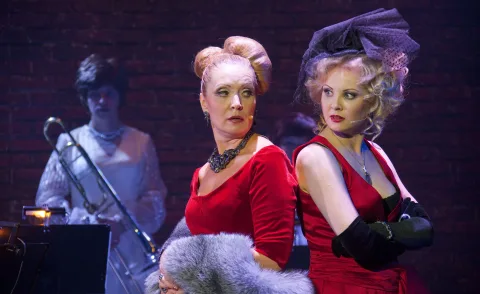 Афиша: Восемь женщин в Тюмени 1 мая 2026