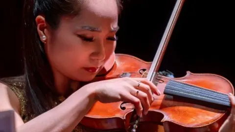 Афиша: Времена года. Хироко Нинагава и московский камерный оркестр Ninagawa Orchestra в Астрахани 30 мая 2026