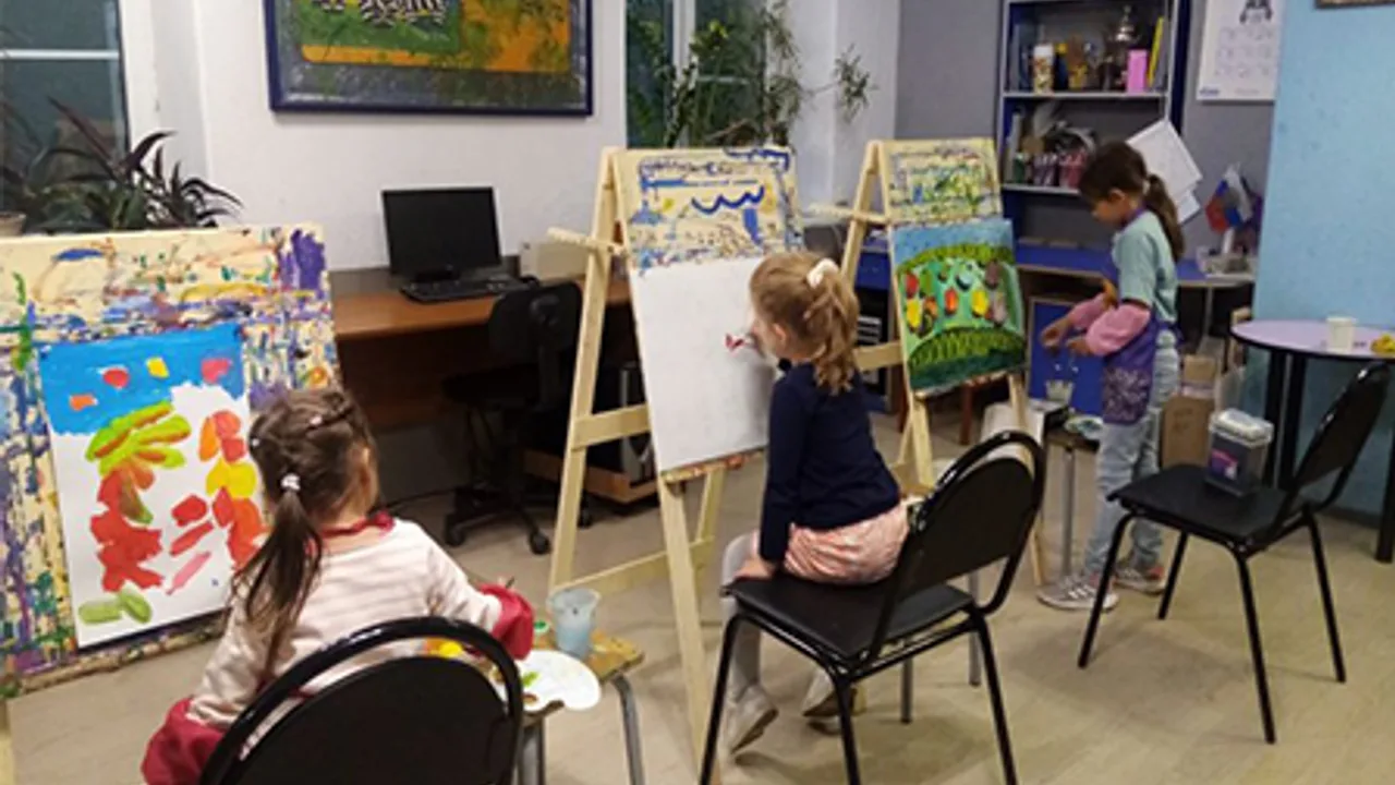 Афиша: Занятия изобразительным творчеством в группе БЛИК для детей от 3 до 7 лет в Волгограде 5 ноября 2026
