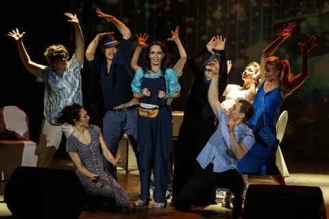 Афиша: Две легенды! Два хита! Из Chicago в Mamma Mia! в Сочи 1 октября 2026