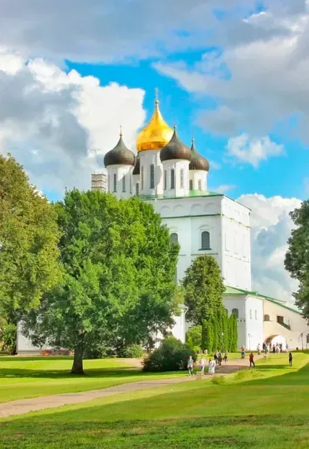 Афиша: Древние крепости Руси: Псков – Изборск – Печоры в Санкт-Петербурге 5 сентября 2026