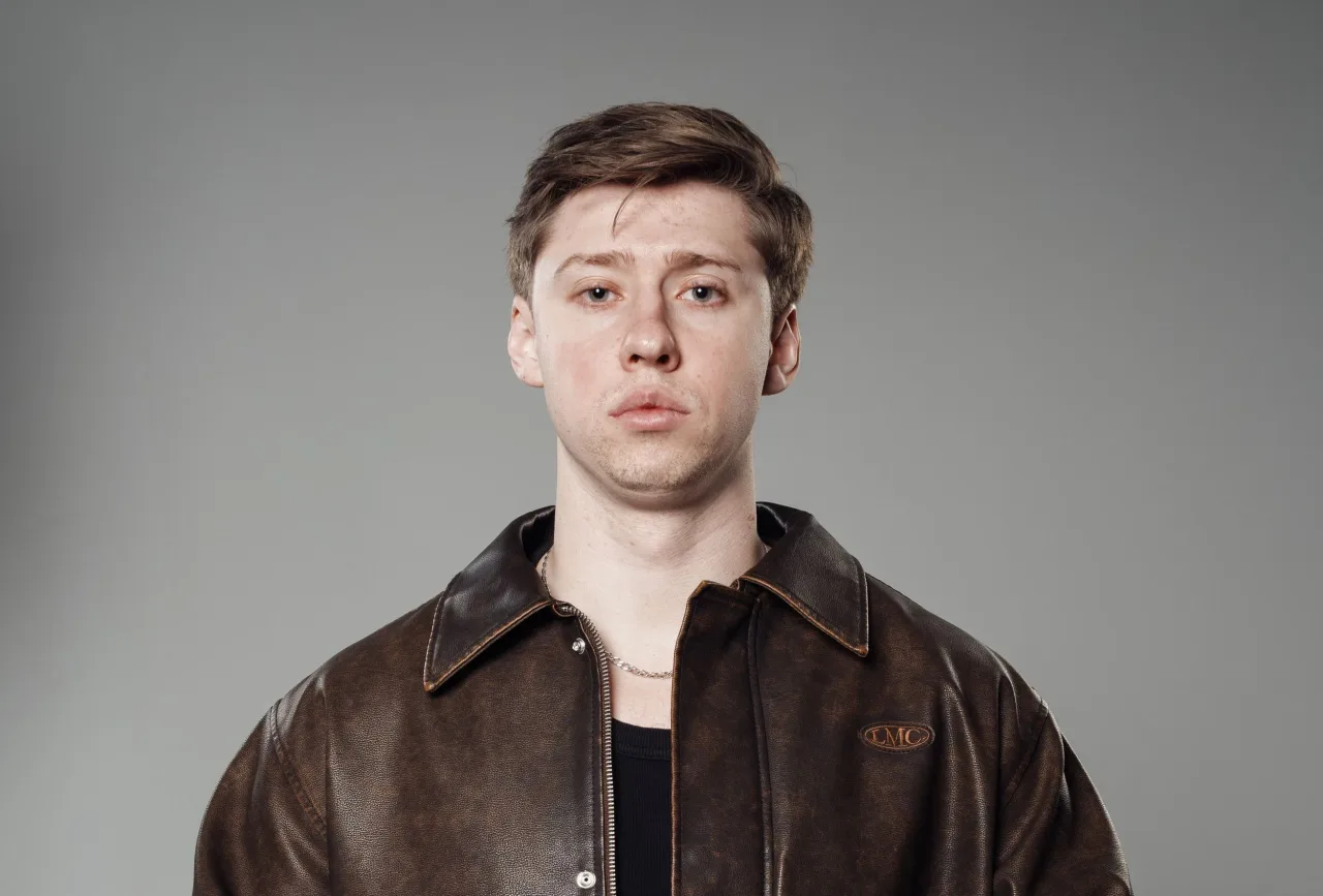 Афиша: StandUp Илья Раевский во Владивостоке 23 сентября 2026